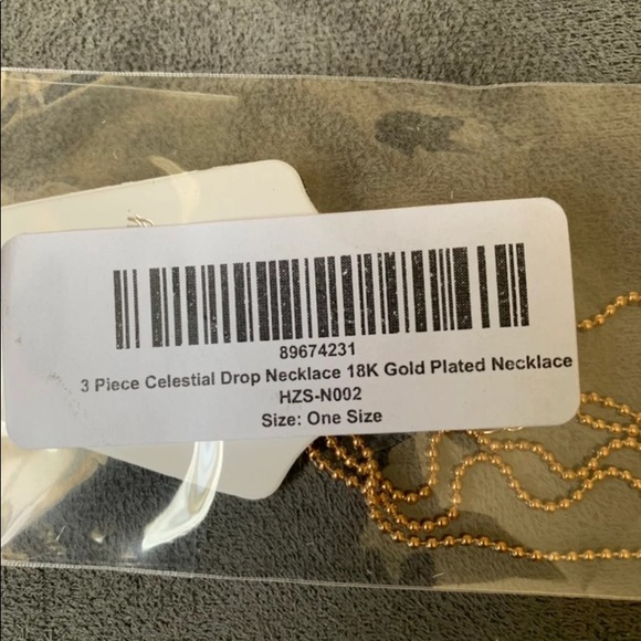 Layered necklace - Picture 2 of 3